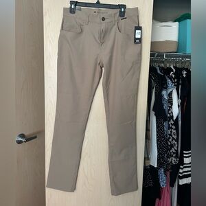 Travis Mathew Men’s Tan Open to Close Standard Fit Straight Leg Pants 30 x 32